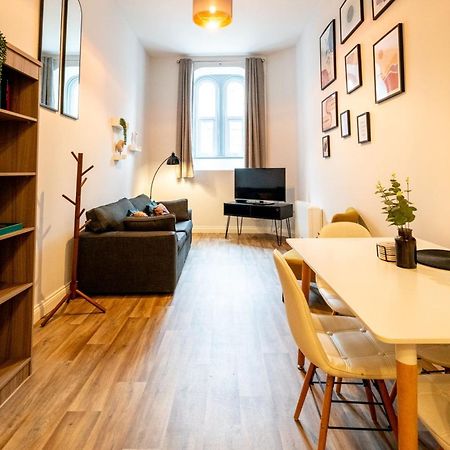 Free Parking | Smart Tv | 4 Guests Apartment สวอนซี ภายนอก รูปภาพ