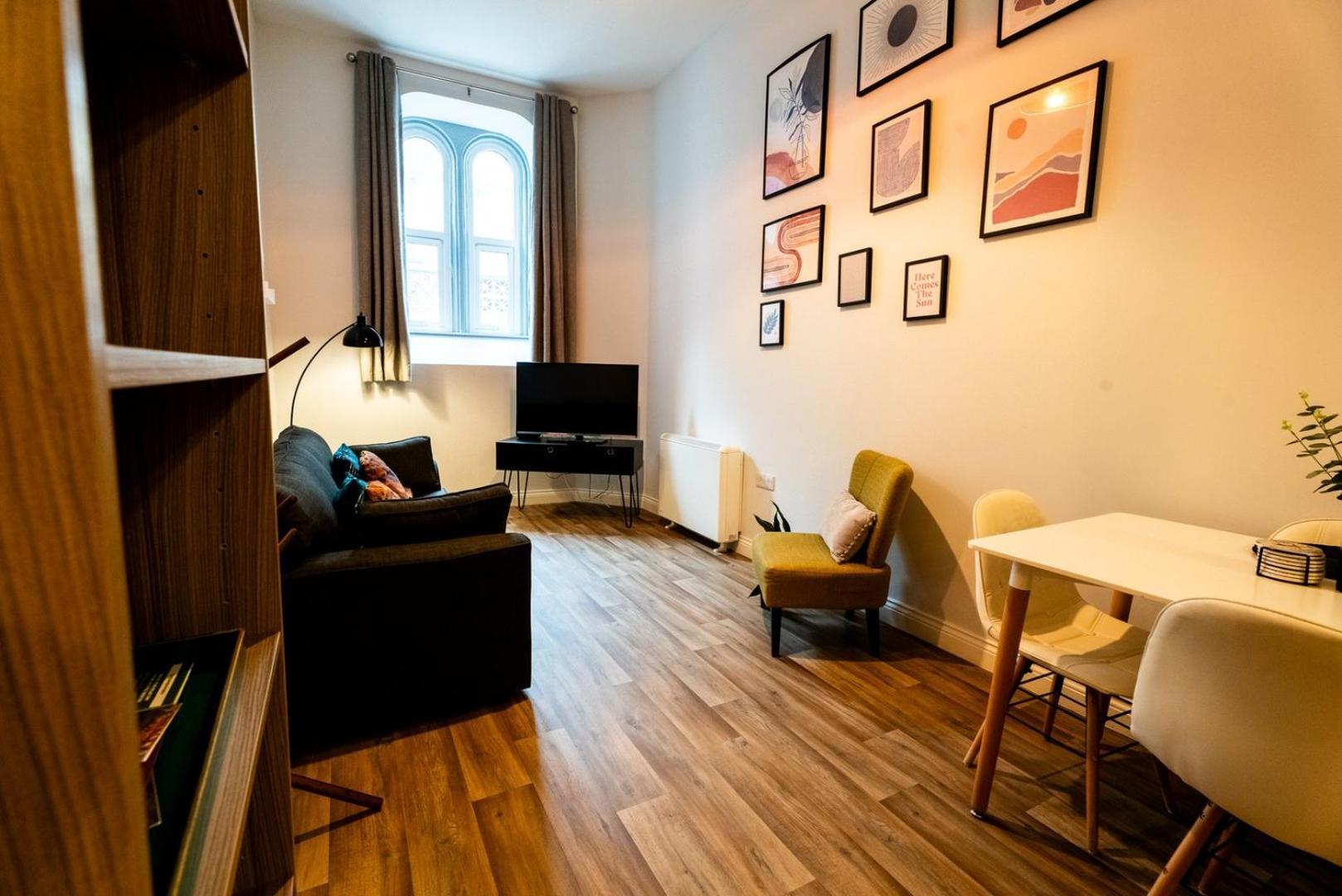 Free Parking | Smart Tv | 4 Guests Apartment สวอนซี ภายนอก รูปภาพ