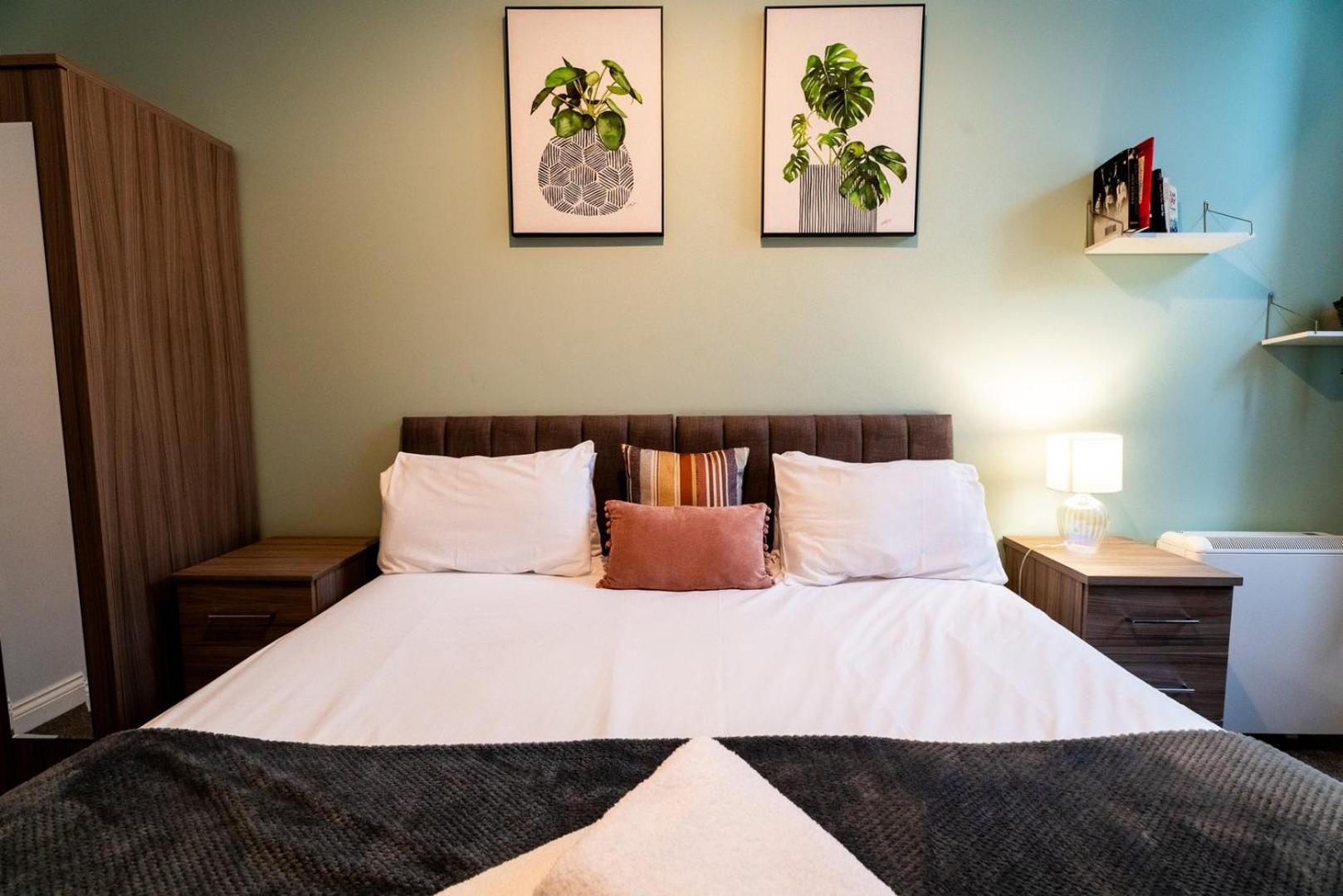 Free Parking | Smart Tv | 4 Guests Apartment สวอนซี ภายนอก รูปภาพ