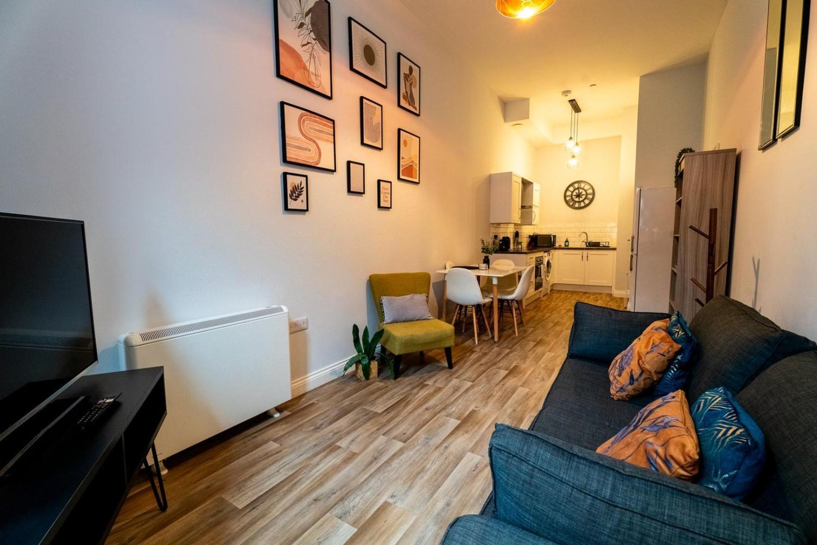 Free Parking | Smart Tv | 4 Guests Apartment สวอนซี ภายนอก รูปภาพ
