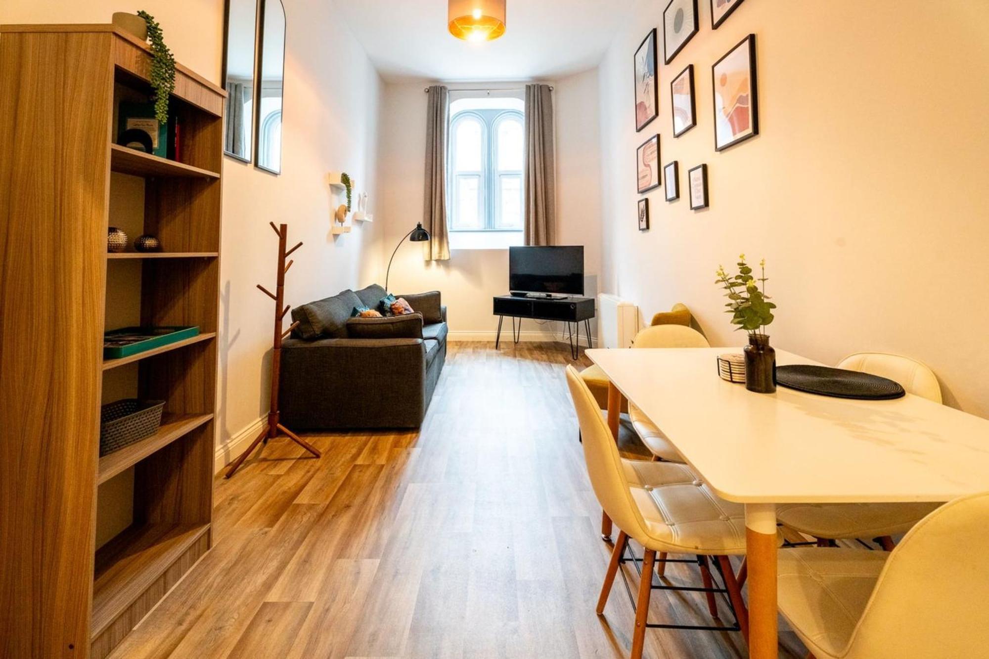 Free Parking | Smart Tv | 4 Guests Apartment สวอนซี ภายนอก รูปภาพ