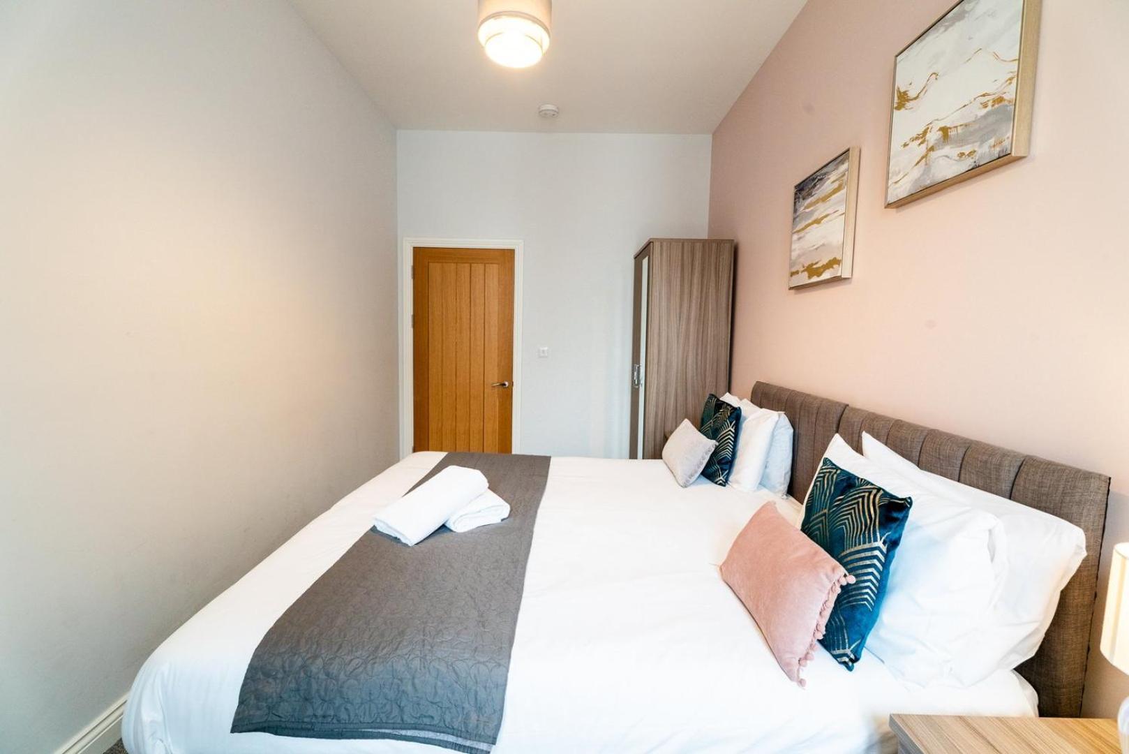 Free Parking | Smart Tv | 4 Guests Apartment สวอนซี ห้อง รูปภาพ