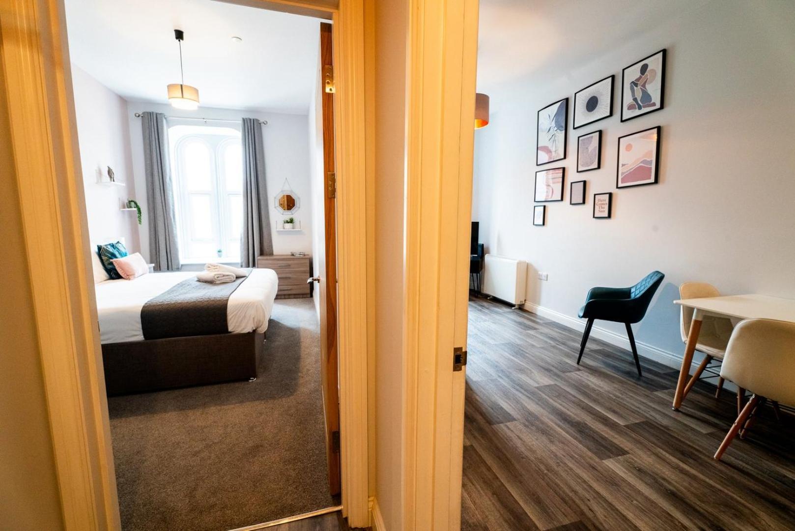 Free Parking | Smart Tv | 4 Guests Apartment สวอนซี ห้อง รูปภาพ